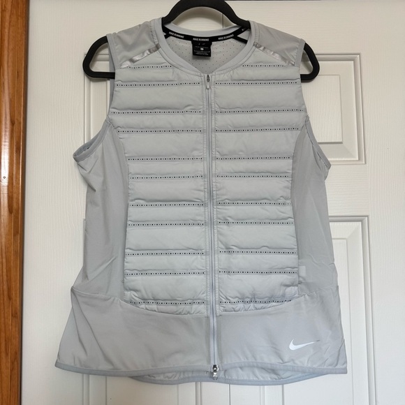 Nike Reflective Aeroloft Running Vest - Picture 1 of 8